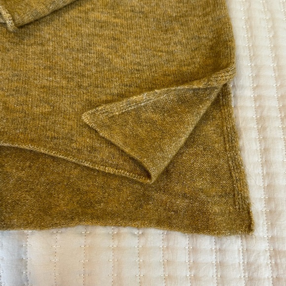 Pinch long sleeve V neck sweater size Large - Picture 5 of 9